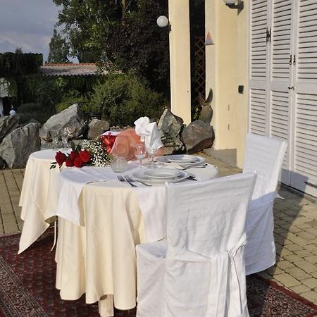 Premiata Osteria Dei Fiori Bed & Breakfast Cortiglione Екстериор снимка