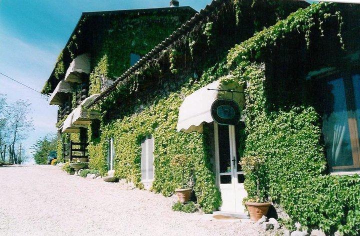 Premiata Osteria Dei Fiori Bed & Breakfast Cortiglione Стая снимка