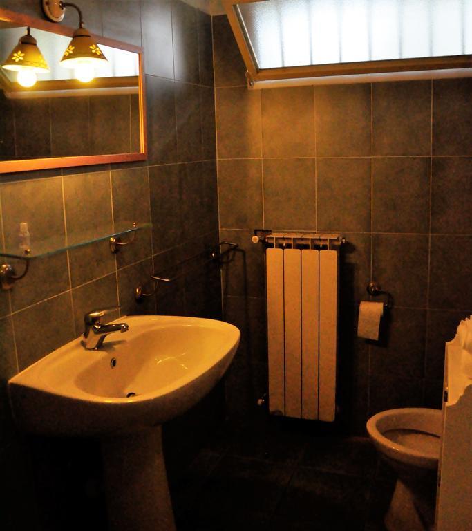 Premiata Osteria Dei Fiori Bed & Breakfast Cortiglione Екстериор снимка